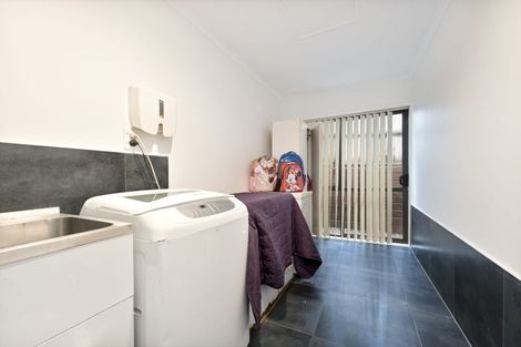 Photo of property in 15 Lake Panorama Drive, Henderson, Auckland, 0612