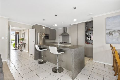 Photo of property in 15 Parkwood Place, Huntington, Hamilton, 3210