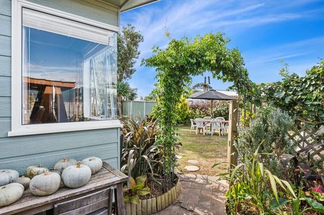 Photo of property in 52 Campbell Avenue, Paraparaumu, 5032