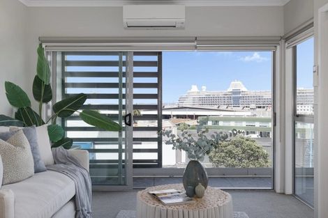 Photo of property in 301/277 Maunganui Road, Mount Maunganui, 3116