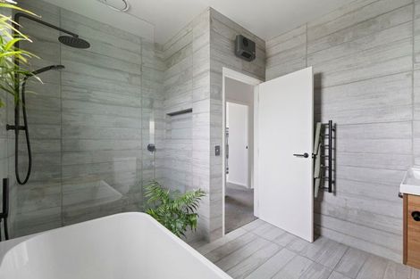 Photo of property in 52 Cunninghams Drive, Jacks Point, Queenstown, 9371