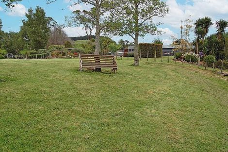 Photo of property in 1104 Oneriri Road, Kaiwaka, 0573