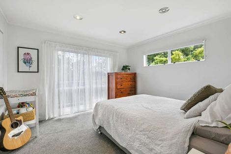 Photo of property in 8a Holiday Road, Stanmore Bay, Whangaparaoa, 0932
