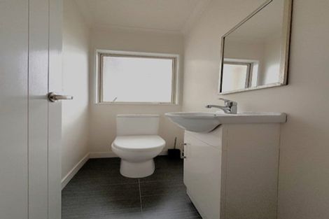 Photo of property in 50 Corricvale Way, Northcross, Auckland, 0630