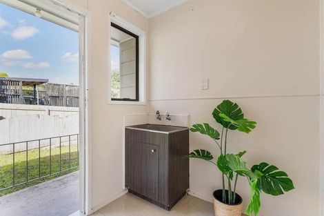Photo of property in 9 Glucina Place, Glen Eden, Auckland, 0602