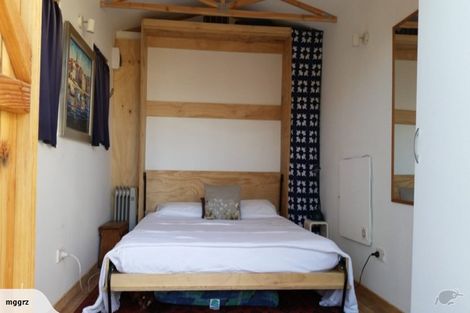 Photo of property in 1/4 Tawa Road, Te Atatu Peninsula, Auckland, 0610