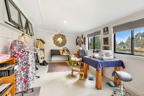 Photo of property in 100 Cole Street, Dannevirke, 4930