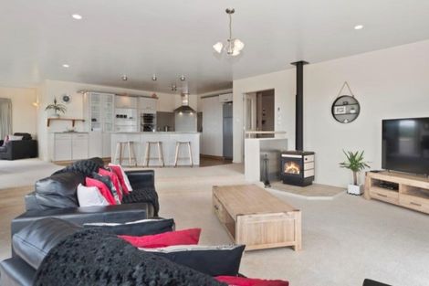 Photo of property in 53 Homestead Place, Welcome Bay, Tauranga, 3112