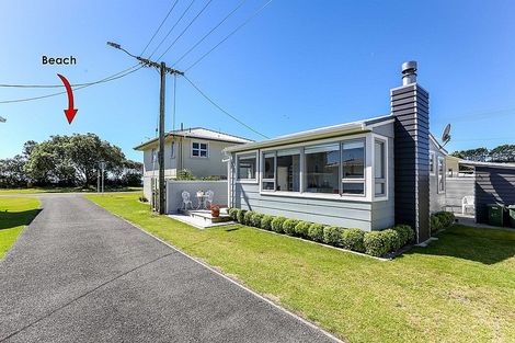 Photo of property in 90 Seventh Avenue, Urenui, 4377