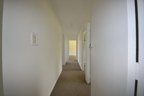 Photo of property in 27 Chivalry Road, Glenfield, Auckland, 0629