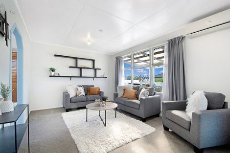 Photo of property in 33 Lincoln Park Avenue, Massey, Auckland, 0614