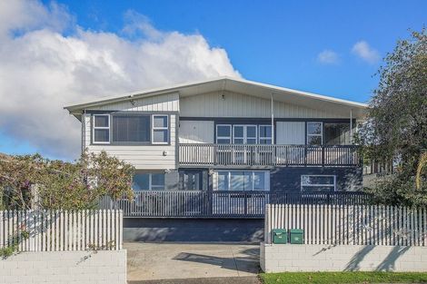 Photo of property in 15 Larne Avenue, Pakuranga Heights, Auckland, 2010