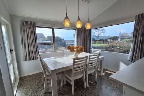 Photo of property in 17 Endeavour Avenue, Welcome Bay, Tauranga, 3112