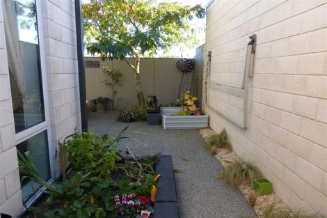 Photo of property in 21 Pavilion Crescent, Hillmorton, Christchurch, 8024