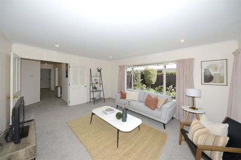 Photo of property in 141 Avonhead Road, Avonhead, Christchurch, 8042