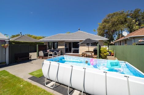 Photo of property in 105 Lowry Avenue, Redwood, Christchurch, 8051