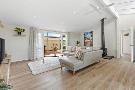 Photo of property in 17 Rheingold Place, Huapai, Kumeu, 0810