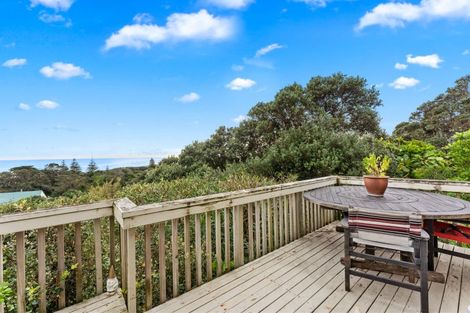Photo of property in 25 Domain Crescent, Muriwai, Waimauku, 0881
