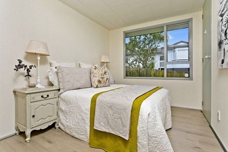 Photo of property in 9 Jumento Place, Unsworth Heights, Auckland, 0632