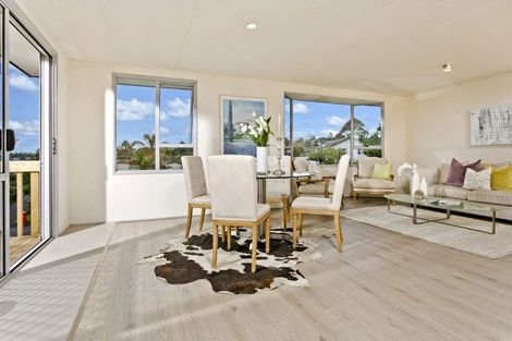Photo of property in 9 Jumento Place, Unsworth Heights, Auckland, 0632