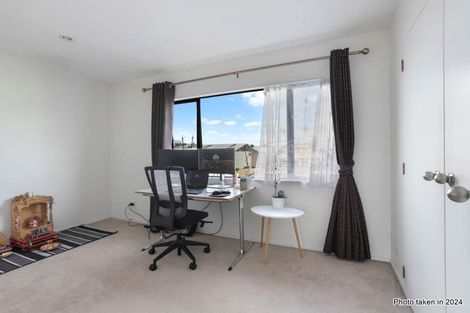 Photo of property in 9/17a Delta Avenue, New Lynn, Auckland, 0600