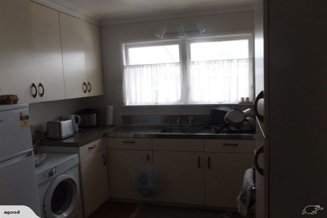 Photo of property in 2/7 Queen Street, Papakura, 2110