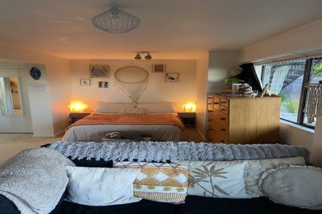 Photo of property in 1/51b Sunset Road, Totara Vale, Auckland, 0632