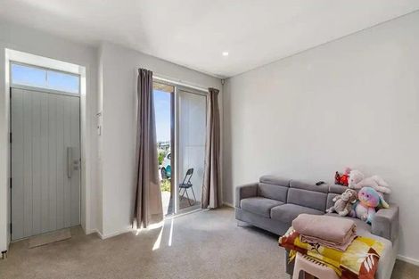 Photo of property in 36 Ceramic Lane, New Lynn, Auckland, 0600