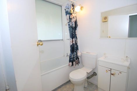 Photo of property in Mccallister Heights, 3/381 Adelaide Road, Newtown, Wellington, 6021