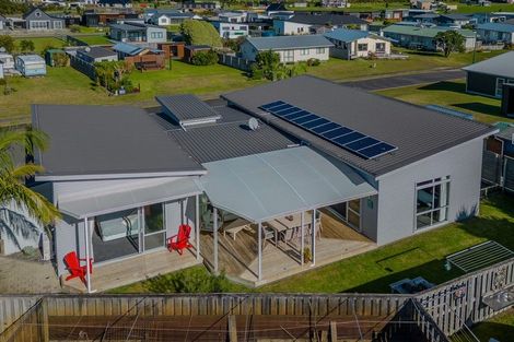 Photo of property in 4 Hawk Hill Crescent, Cooks Beach, Whitianga, 3591