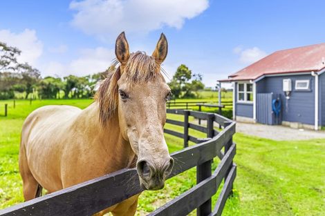 Photo of property in 225 Te Horo Hautere Cross Road, Hautere, Otaki, 5582