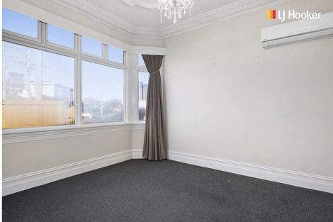 Photo of property in 74 Hargest Crescent, Saint Clair, Dunedin, 9012