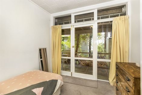 Photo of property in 186 Atkinson Road, Titirangi, Auckland, 0604
