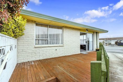 Photo of property in 1/18 Leonie Place, Aranui, Christchurch, 8061