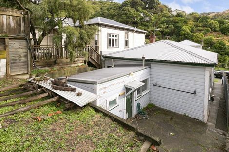 Photo of property in 37 Ribble Street, Island Bay, Wellington, 6023