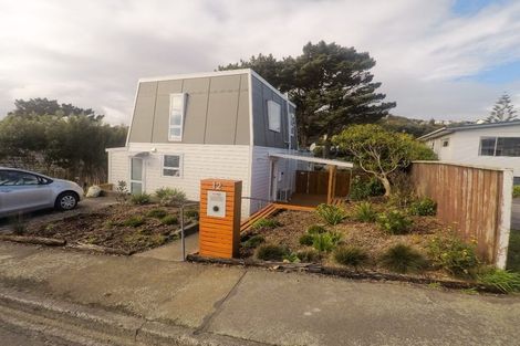 Photo of property in 12 Glen Alton Avenue, Paparangi, Wellington, 6037