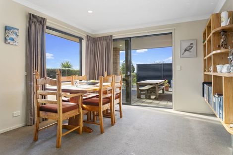 Photo of property in 2 Foothills Lane, Glen Eden, Auckland, 0602