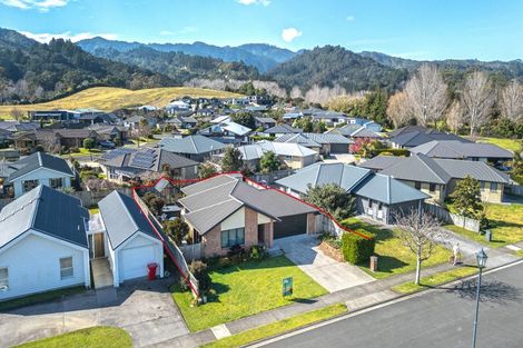 Photo of property in 136 Golden Shore Place, Coromandel, 3506