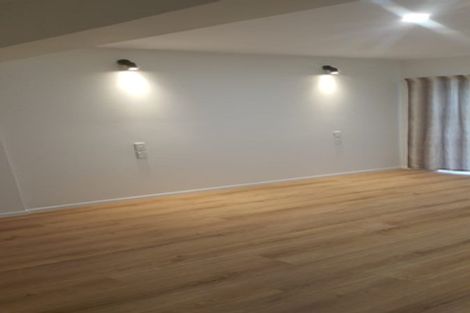 Photo of property in 9 Hatherlow Street, Glenfield, Auckland, 0629