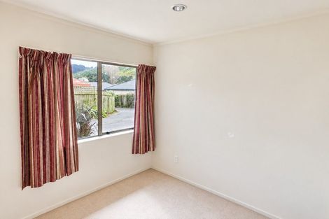 Photo of property in 18 Villa Grove, Paraparaumu, 5032