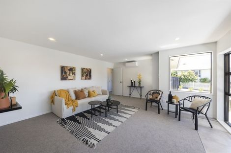 Photo of property in 21 Chadwick Place, Highbury, Palmerston North, 4412
