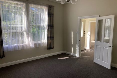 Photo of property in 21 Governor Road, Northland, Wellington, 6012