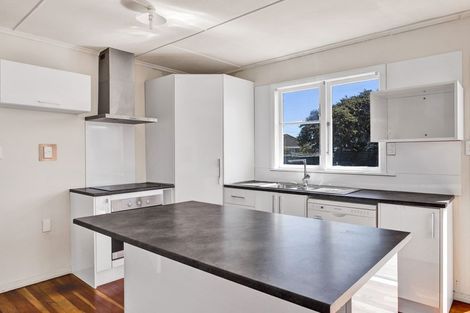 Photo of property in 8 Pacey Avenue, Hawera, 4610