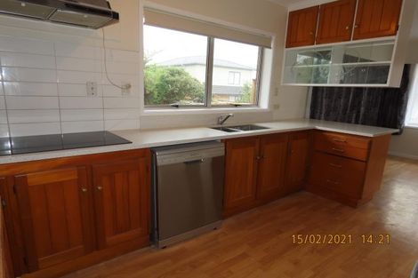 Photo of property in 8 Bodi Place, Te Atatu South, Auckland, 0610
