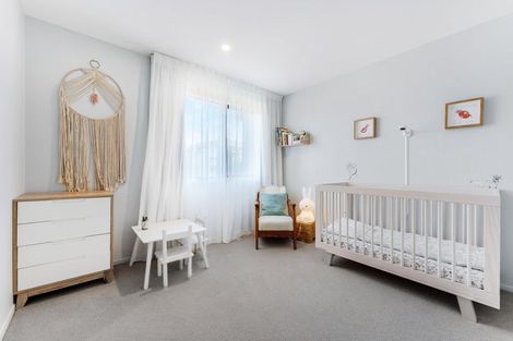 Photo of property in 2c Nerita Place, Long Bay, Auckland, 0630