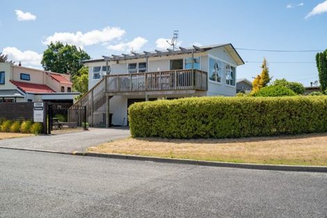 Photo of property in 38 Aubrey Crescent, Rainbow Point, Taupo, 3330