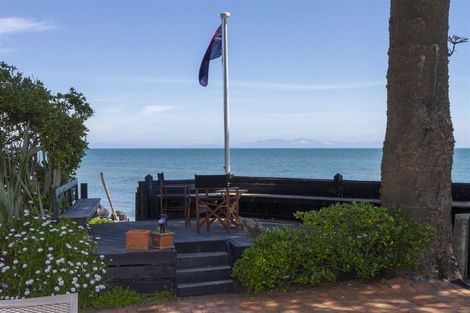 Photo of property in 2/33 Beach Road, Paekakariki, 5034