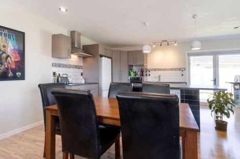 Photo of property in 1/17a Tawa Road, Te Atatu Peninsula, Auckland, 0610