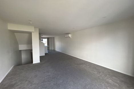 Photo of property in 3/11 Scanlen Terrace, Kelston, Auckland, 0602
