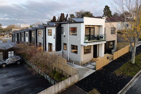 Photo of property in 143 Clarence Street, Hamilton Lake, Hamilton, 3204